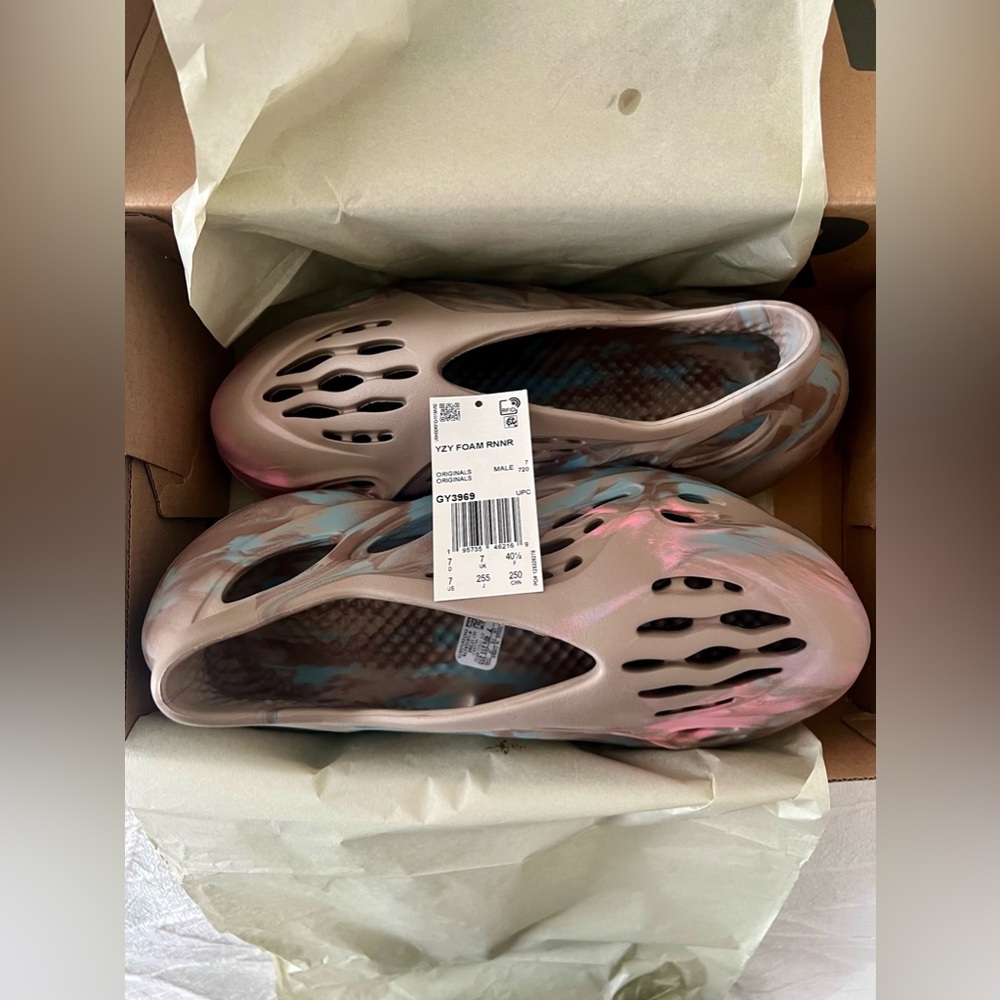 YEEZY FOAM RUNNER 'MX SAND GREY' size US 7